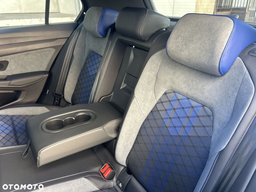 Volkswagen Golf - 17