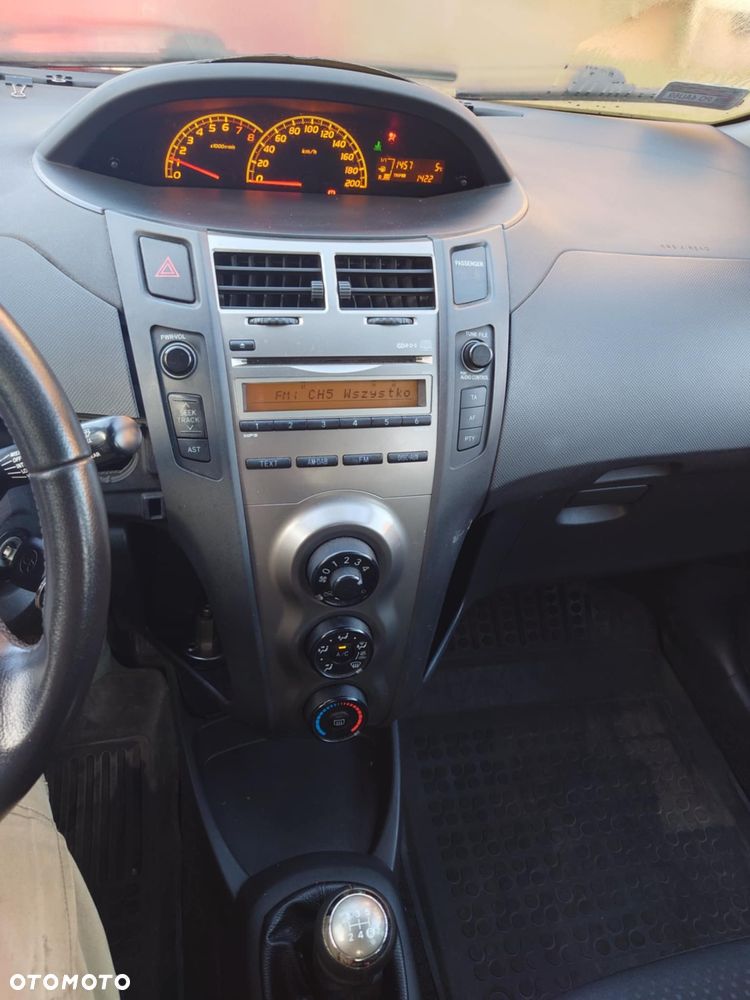 Toyota Yaris 1.0 VVT-i Luna - 22