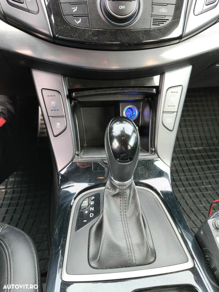 Hyundai i40 Kombi 1.7 CRDi DCT Premium - 15