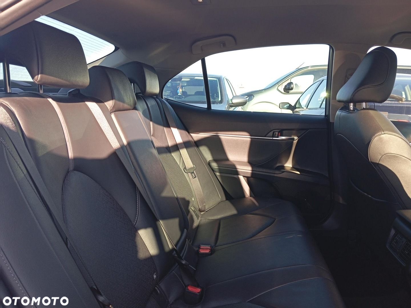 Toyota Camry 2.5 Hybrid Executive CVT - 12
