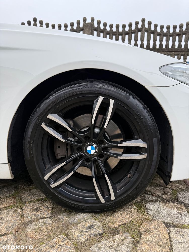 BMW Seria 5 525d - 37