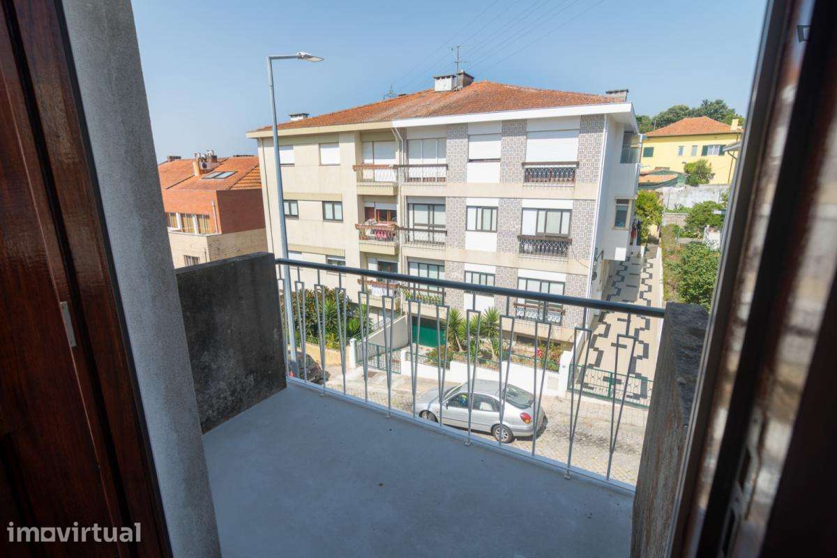 Quarto - localizado em Vila nova de gaia - Grande imagem: 2/14