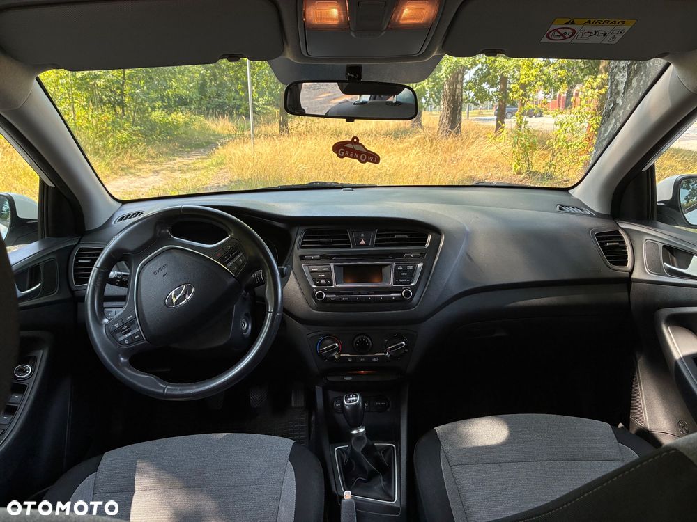 Hyundai I20 2016 photo 2