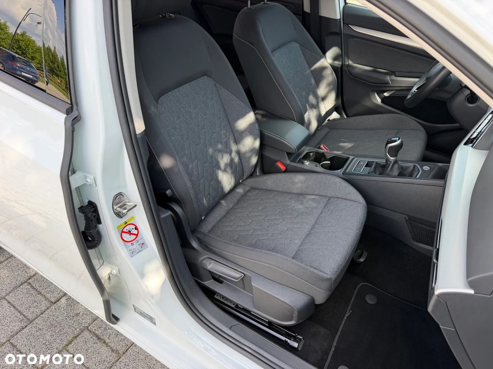 Volkswagen Golf - 24
