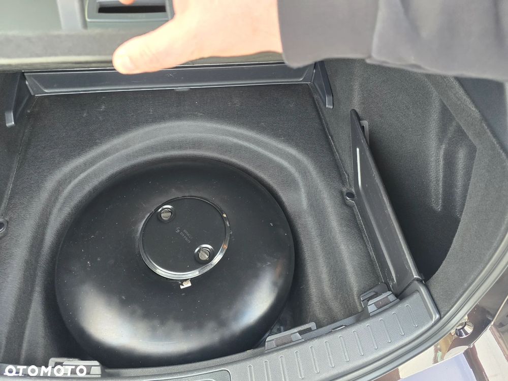 Toyota Corolla ver-1-8-hybrid-comfort - 31