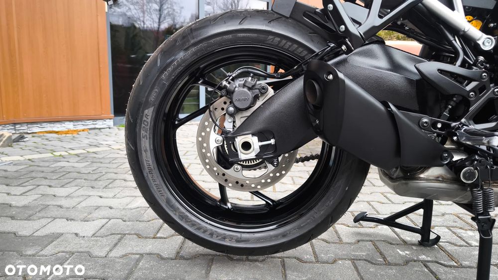 Suzuki GSX 1000 - 27