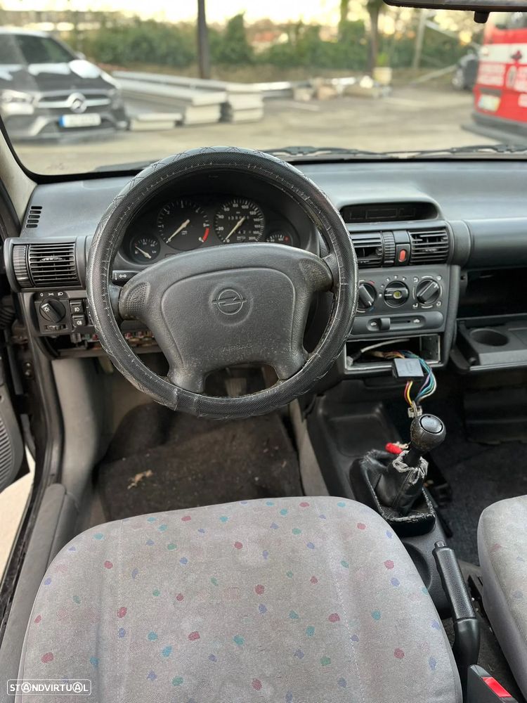 Opel Corsa 1.5 TD - 11