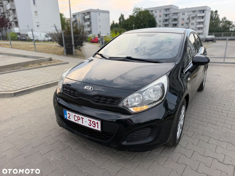 Kia Rio 1.2 Fifa World Cup Edition - 2
