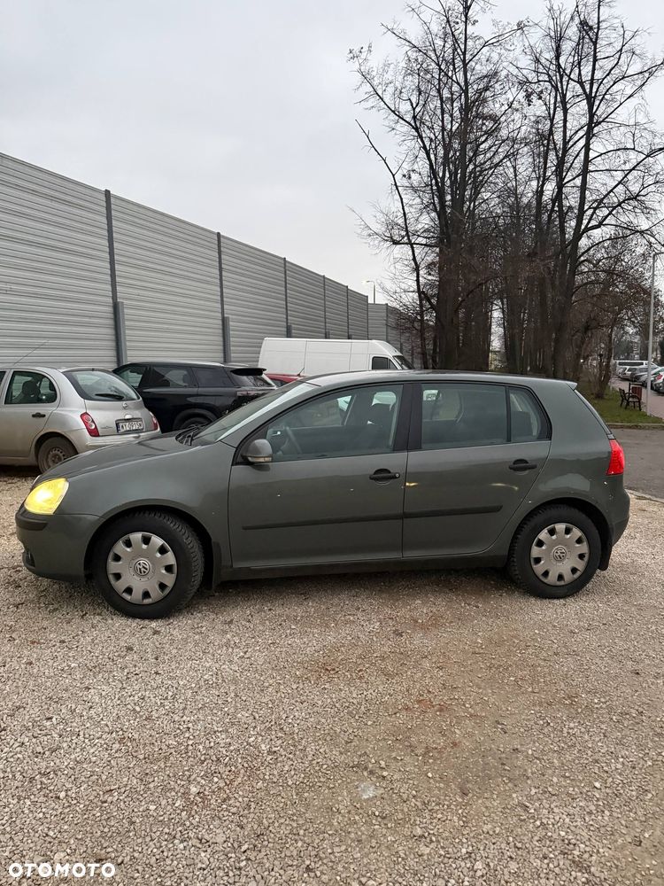 Volkswagen Golf 1.6 FSI Trendline - 3