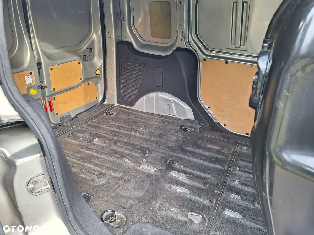 Ford Transit Connect - 16