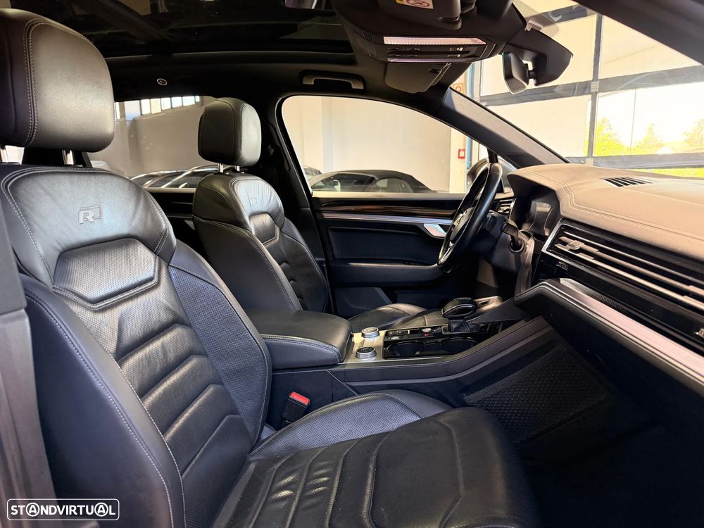 VW Touareg 3.0 TDI V6 R-Line - 12