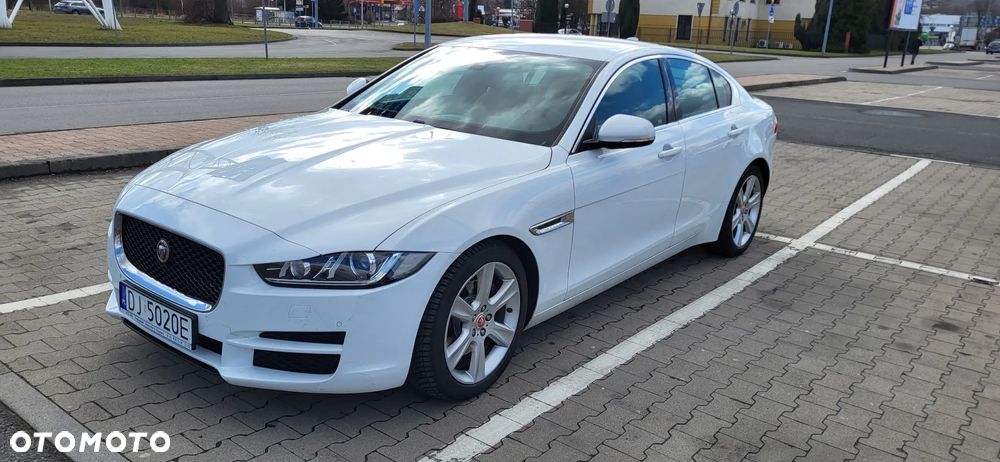 Jaguar XE 2.0 D Prestige - 2