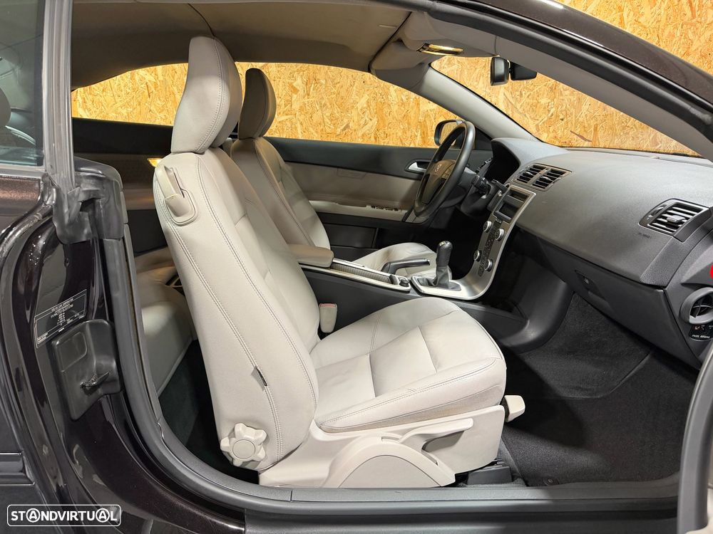 Volvo C70 2.0 D Momentum - 20