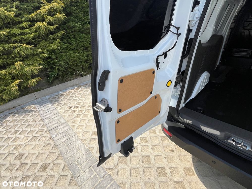 Ford Transit Connect - 17