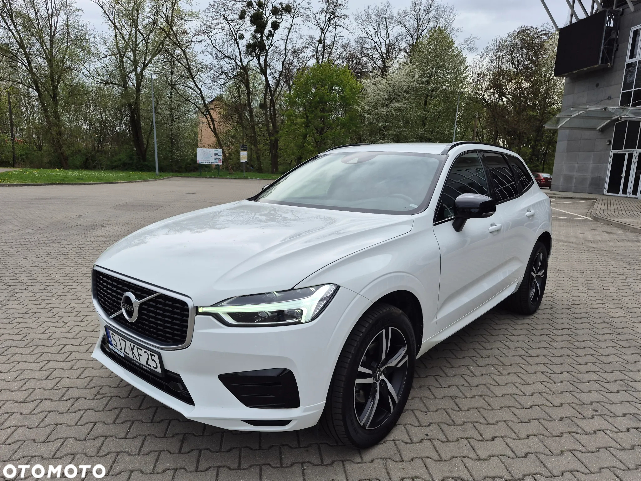 Volvo XC 60 D4 R-Design - 12