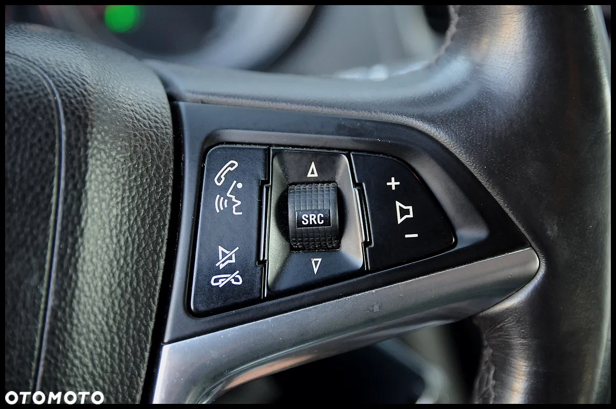 Opel Insignia - 30
