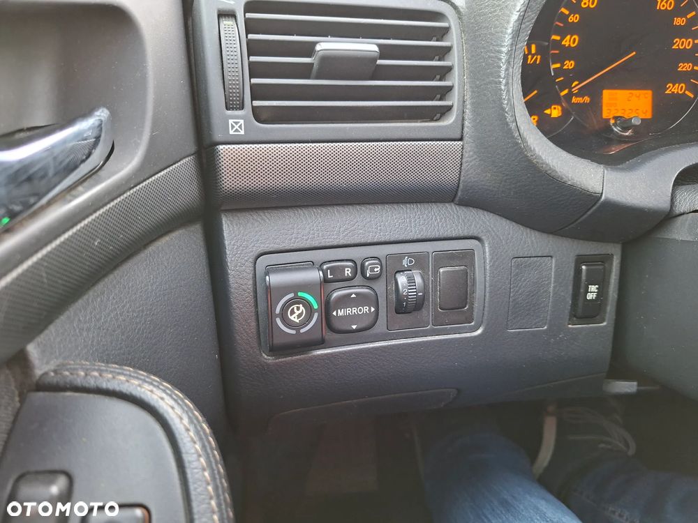 Toyota Avensis 1.8 VVT-i Luna - 32