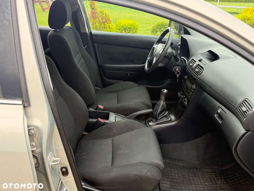 Toyota Avensis - 3
