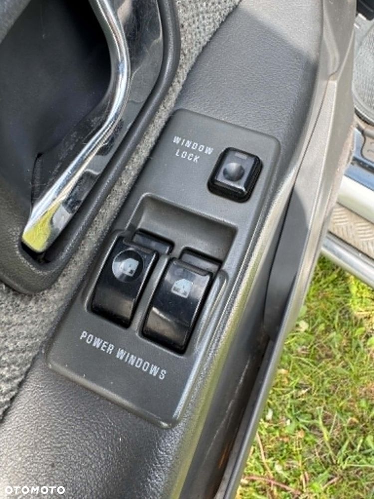 Mitsubishi Pajero 2.5 TD GL - 18