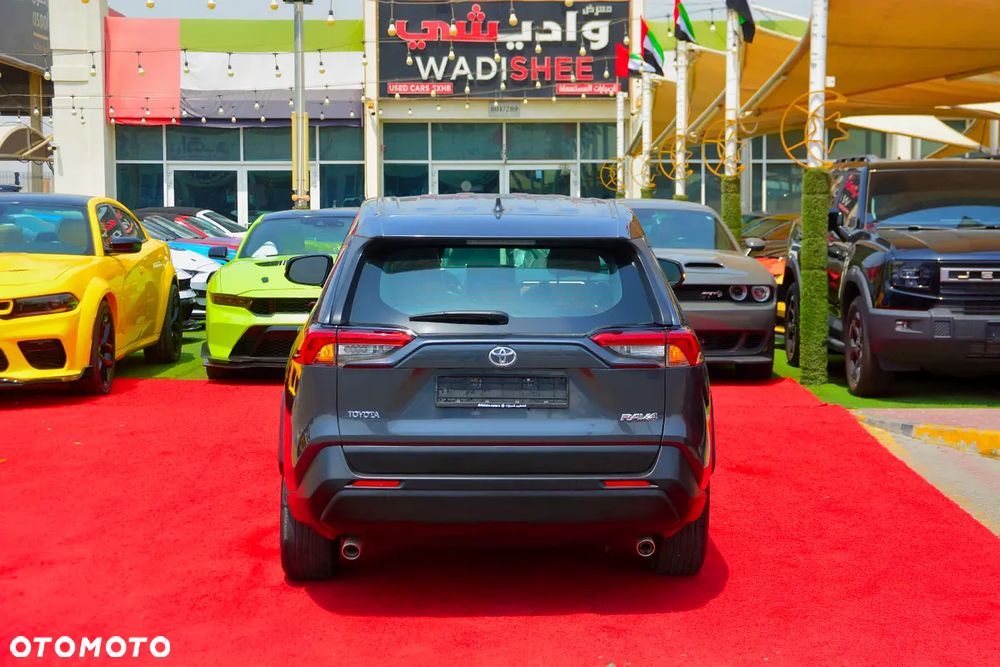 Toyota RAV4 - 7