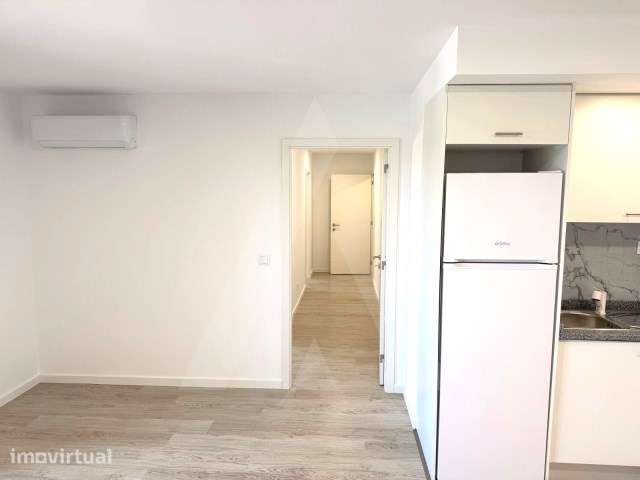 Apartamento T2 a 3 minutos do C. C. Glicínias - Grande imagem: 2/16