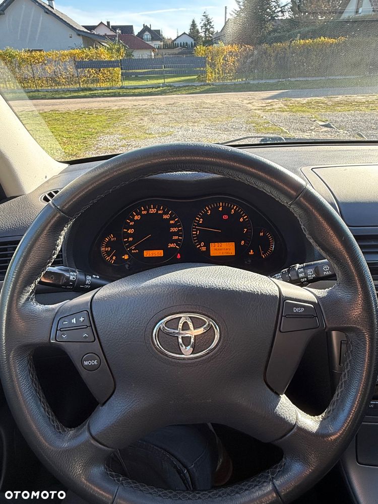 Toyota Avensis 1.8 VVT-i Combi - 12