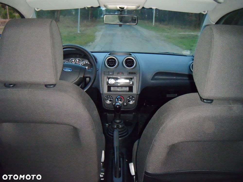 Ford Fiesta - 12