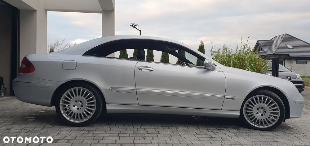 Mercedes-Benz CLK - 24