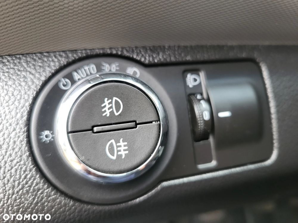 Chevrolet Aveo 1.6 LTZ - 23