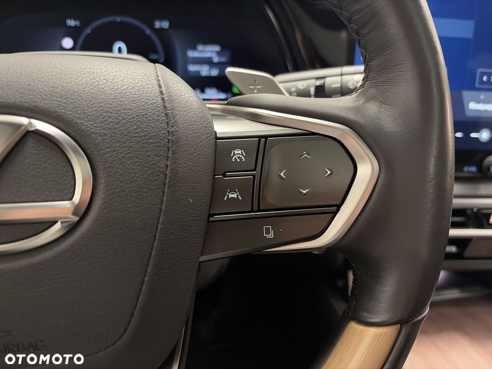 Lexus RX 450h+ Omotenashi - 15