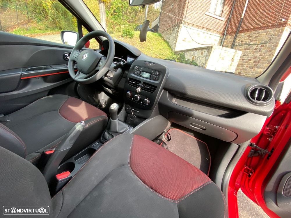 Renault Clio 1.2 16V 75 Expression - 9