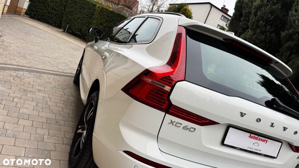 Volvo XC 60 B4 D Ultimate Dark - 10