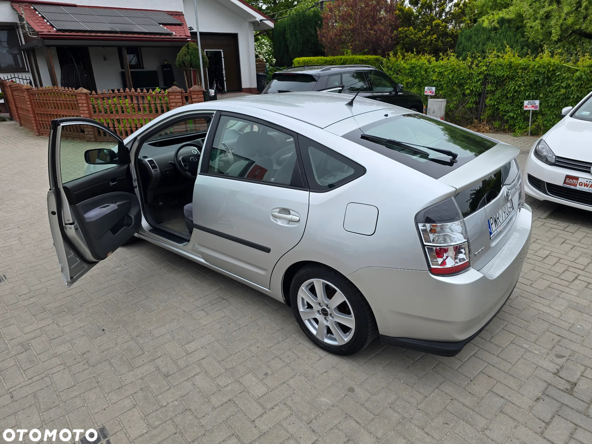 Toyota Prius - 35