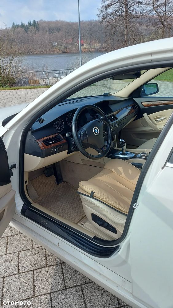 BMW Seria 5 528i - 3
