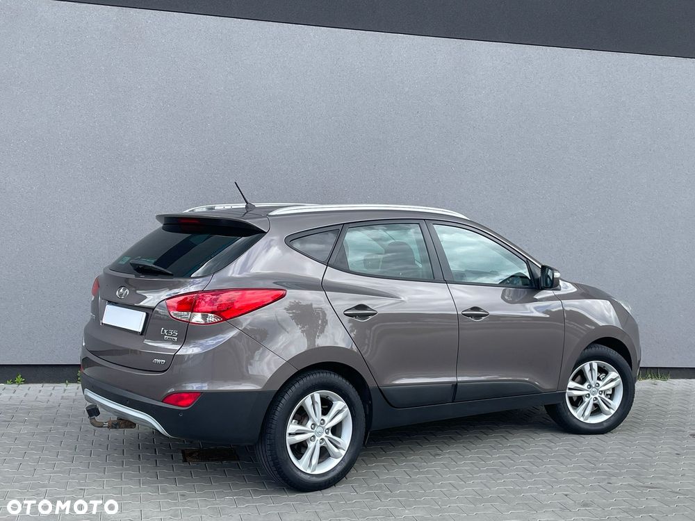Hyundai ix35 2.0 CRDi 4WD Fifa World Cup Gold Edition - 8