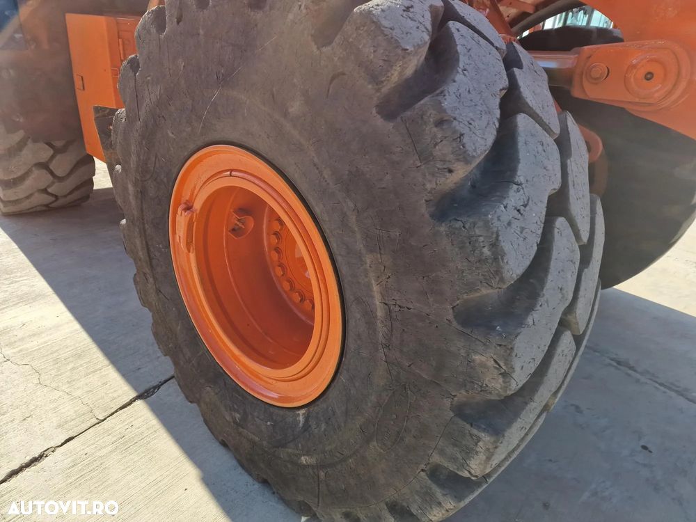 Hitachi ZW220, 2.140h, 8.833 km, CUPLA RAPIDA, CUPA 3,5mc, Masa operationala 20t, Anvelope Goodyear profil L5 90% ok, Gresare automata, VIRARE JOYSTICK, consum mediu 14,6l/h, an fabr 2020, camera spate, ridica la 4,2m,  CA NOU-PROMOTIE 119.900 EUR+Tva - 11