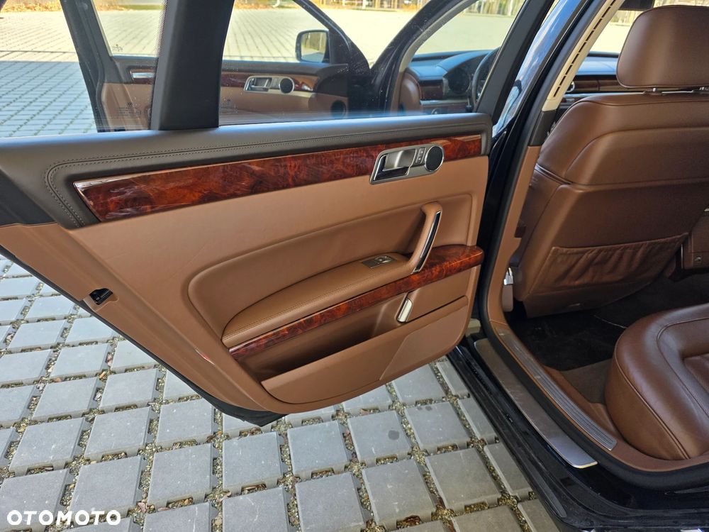 Volkswagen Phaeton - 25