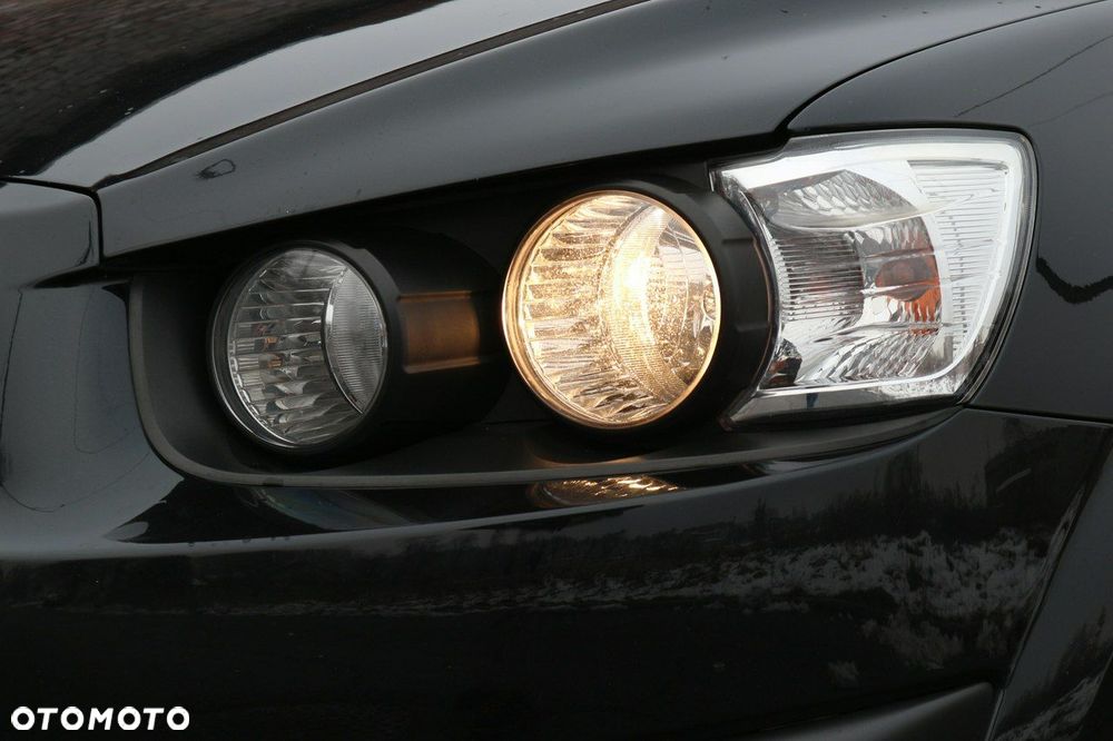 Chevrolet Aveo 1.2 LT - 24