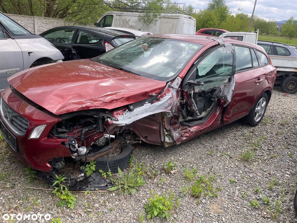 Volvo V60 D2 Momentum - 8