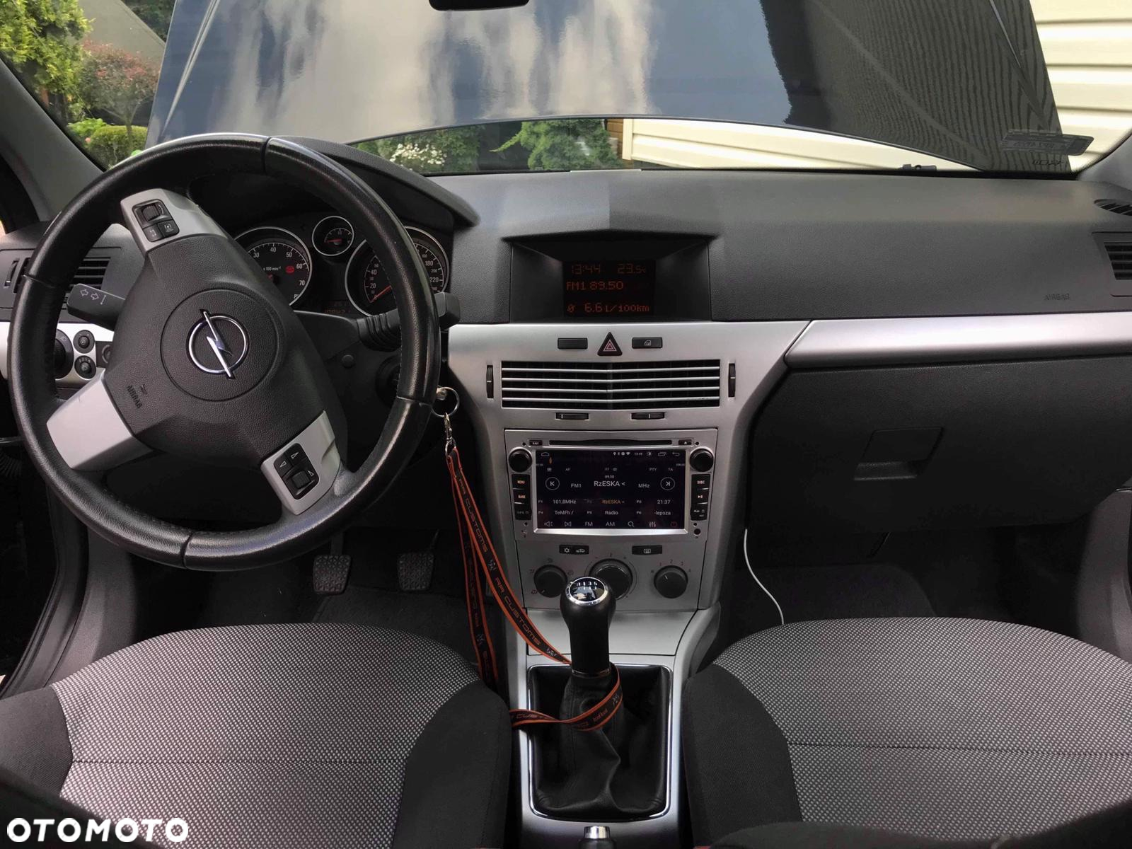 Opel Astra GTC 1.4 - 16