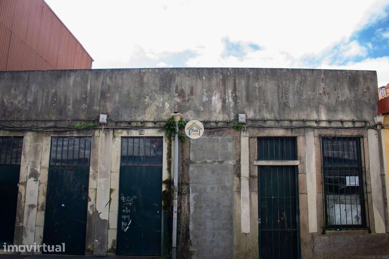 Armazém com elevado potencial em zona central de Vila Nova de Gaia - Grande imagem: 4/11