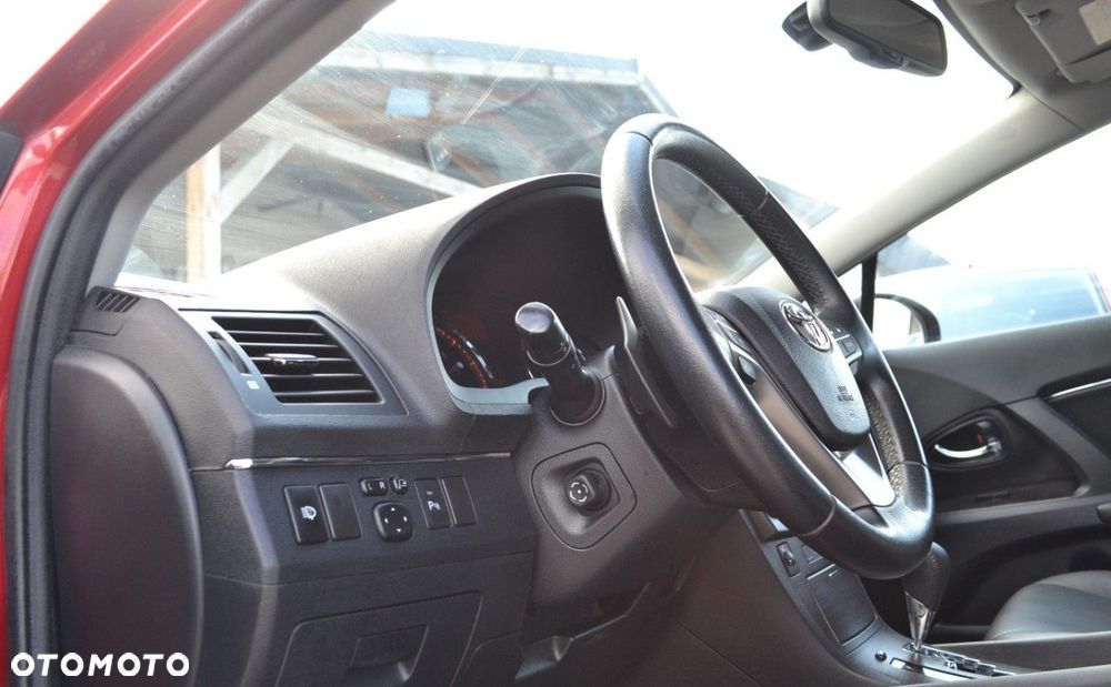 Toyota Avensis 2.0 Multidrive S Executive - 29