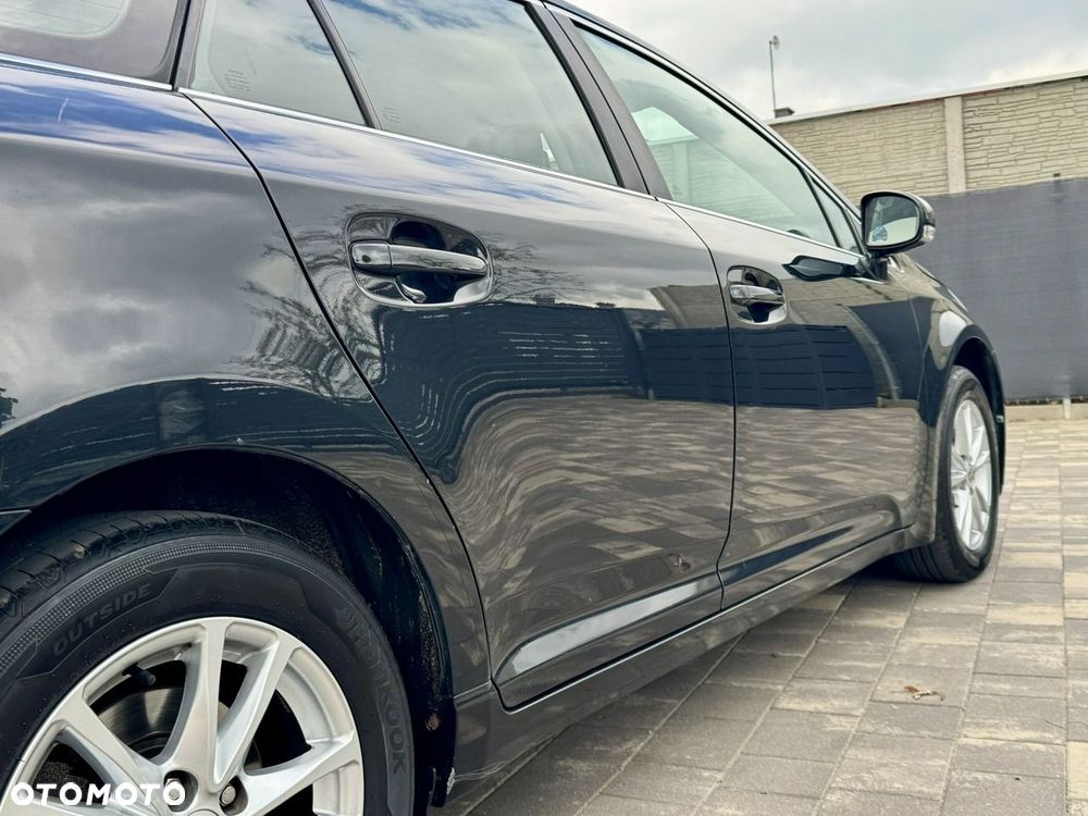 Toyota Avensis - 17