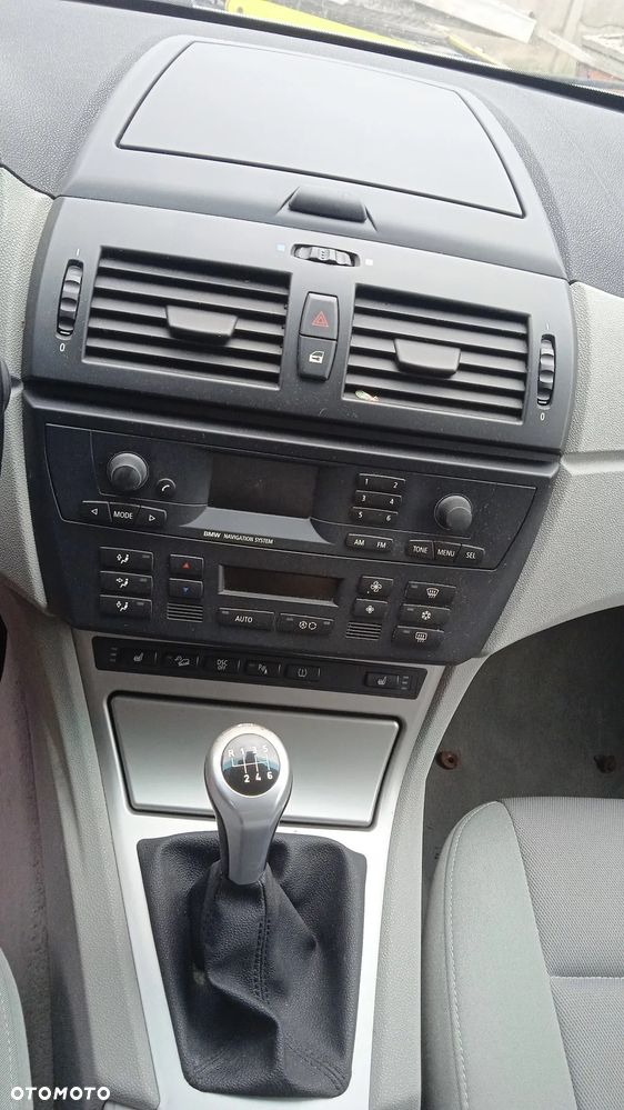 Deska rozdzielcza zegary kierownica airbag radio panel klimatyzacji kratki manetka przełącznik świateł BMW X3 E86 - 7