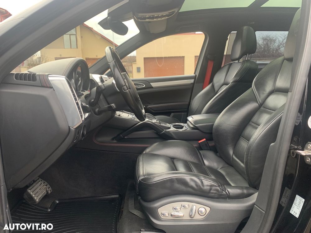 Porsche Cayenne - 24