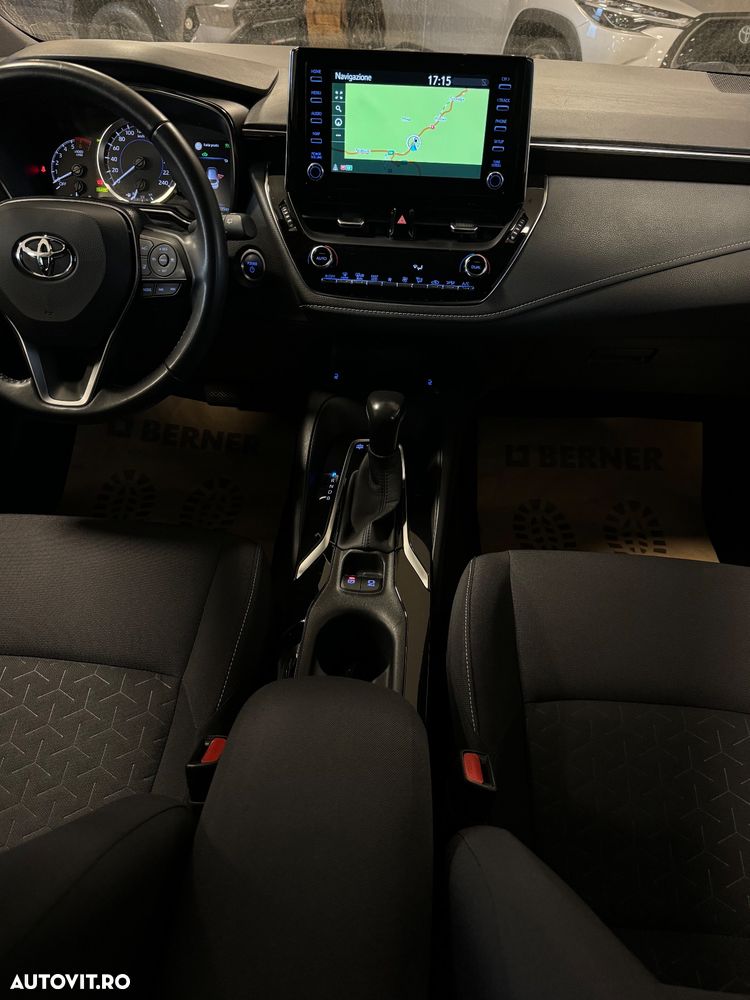Toyota Corolla 1.8 HSD Business - 25