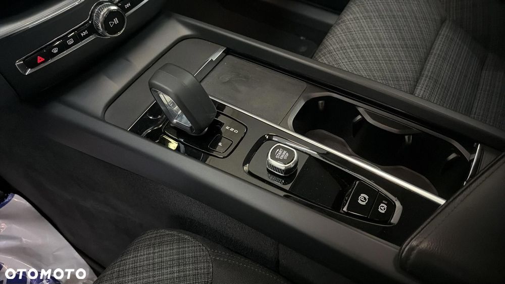 Volvo XC 60 B4 D AWD Core - 16