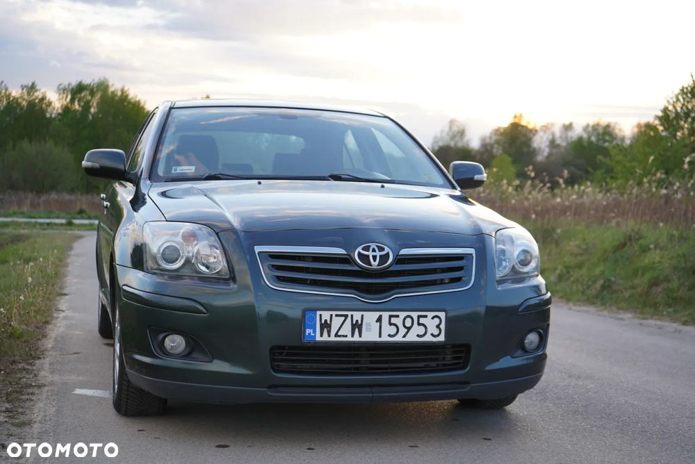 Toyota Avensis 2.0 D-4D Sol Premium - 2