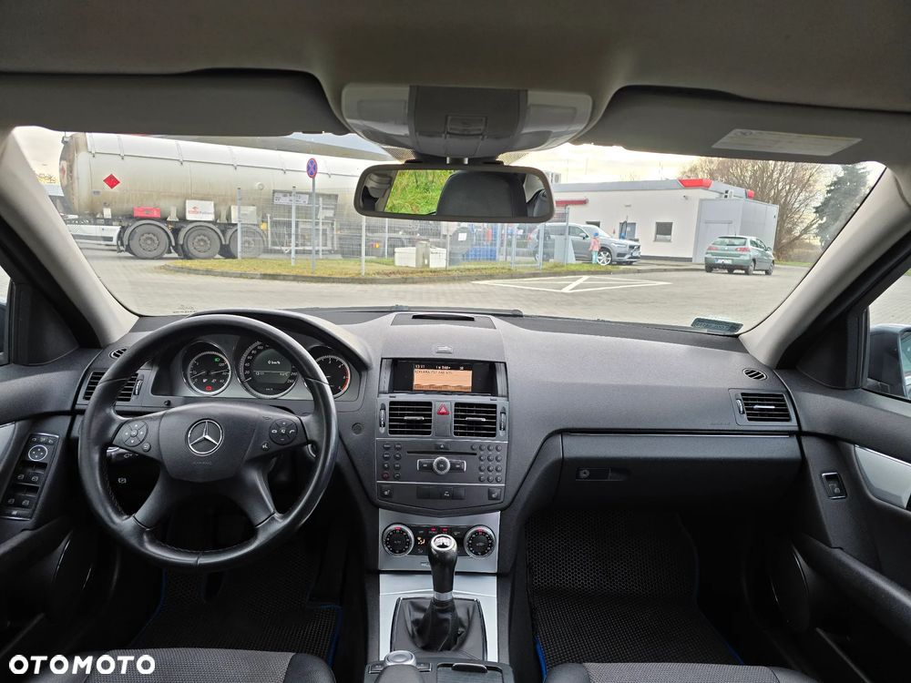 Mercedes-Benz Klasa C 220 CDI BlueEff Avantgarde - 7