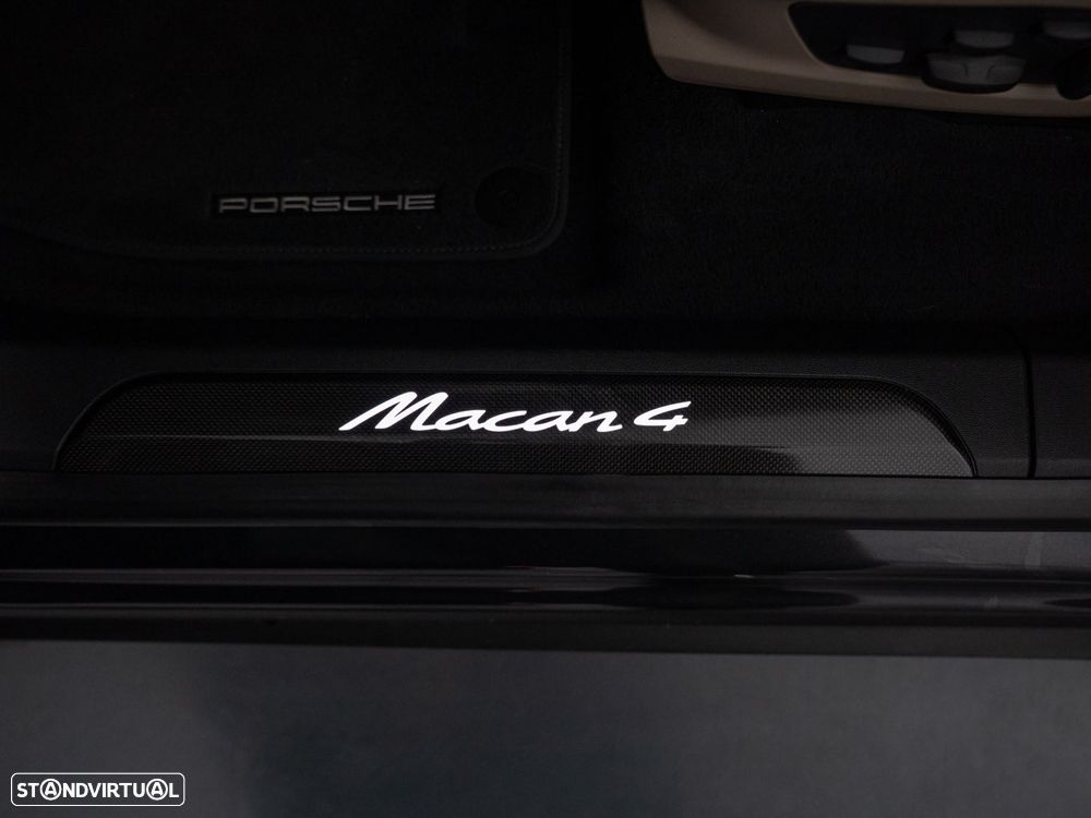 Porsche Macan Electric 4 - 25
